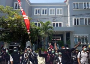 Gabungan Organisasi dan PKL Se-kota Surabaya Akan Menggruduk dan Mengepung Kantor Satpol-PP Kota Surabaya Buntut Arogansi Terhadap PKL