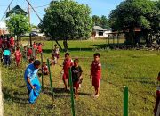 Siswa/i SDK Wetulan – Malaka Komit Amankan Instruksi Bupati Malaka Bersih-Bersih di Lingkungan Sekolah
